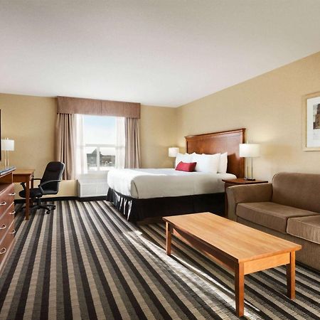 Days Inn & Suites By Wyndham Edmonton Airport Leduc Exterior foto
