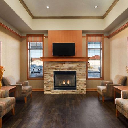 Days Inn & Suites By Wyndham Edmonton Airport Leduc Exterior foto